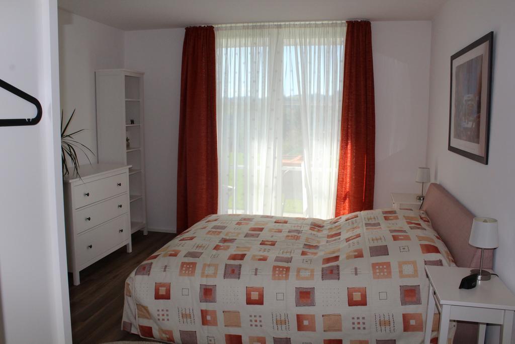 Dreilaenderblick Apartment เลอร์ราค ภายนอก รูปภาพ